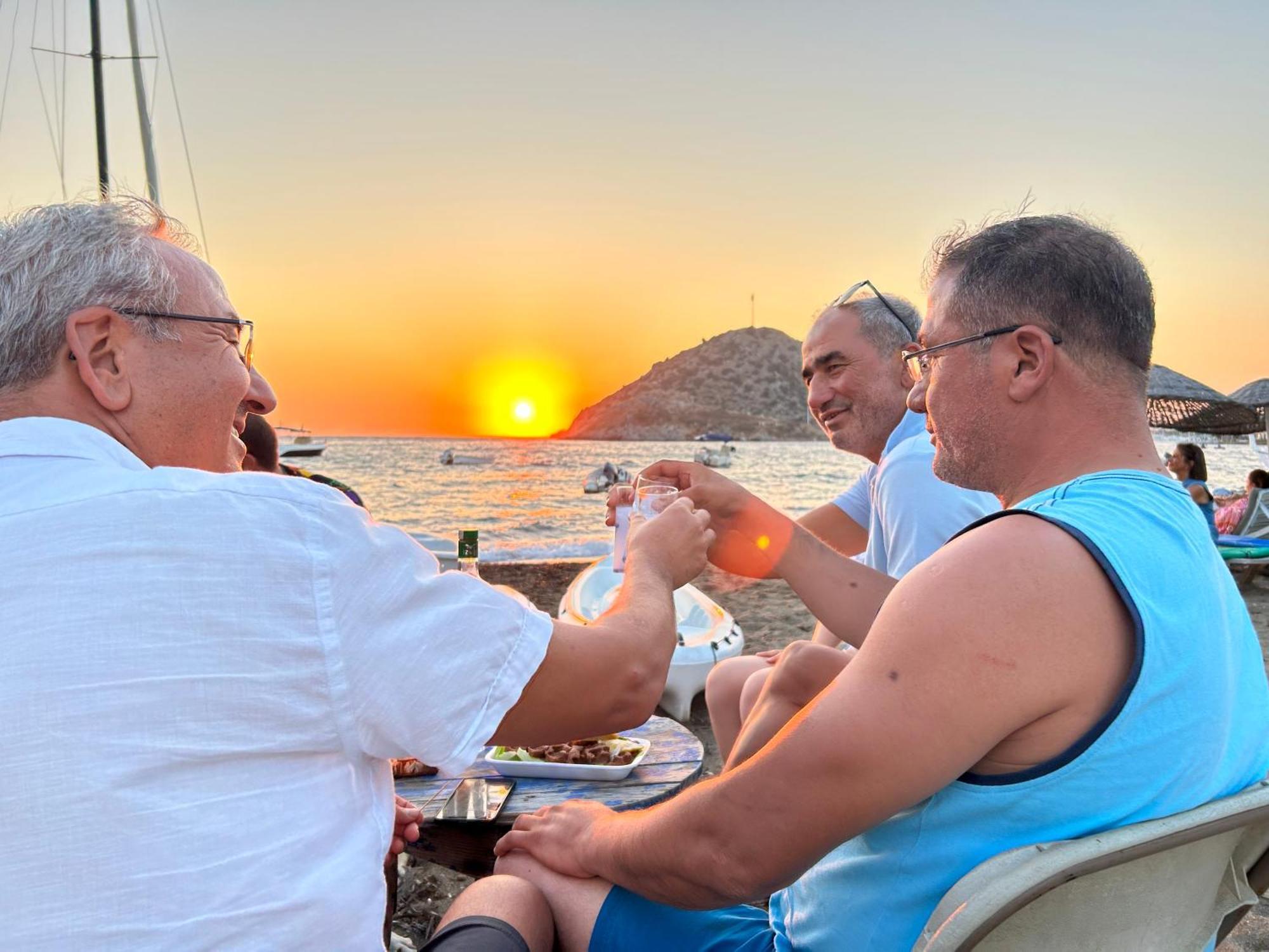 Paradise Guemuesluek Екстериор снимка